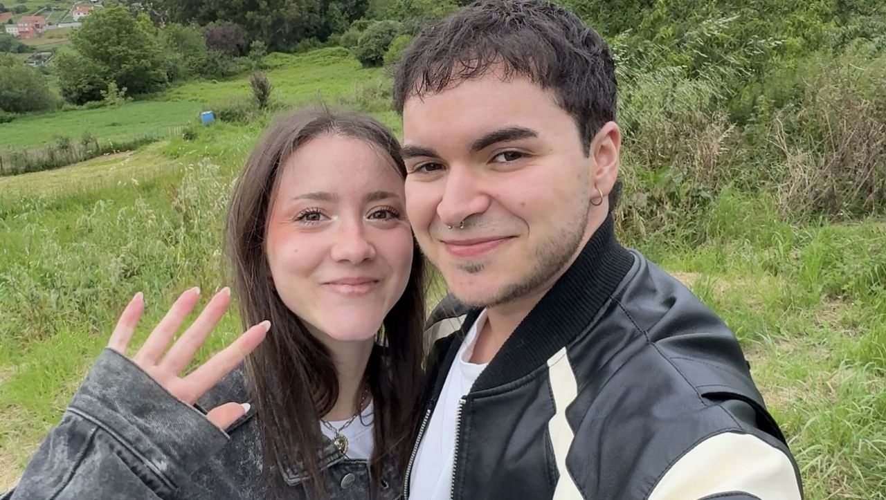 La joven «influencer» con más de 200.000 seguidores que vuelve a vivir al rural de Ordes y viraliza un vídeo sobre la reforma de la casa centenaria de sus abuelos