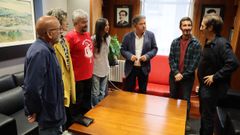 O alcalde de Pontevedra, Fern�ndez Lores, recib�u a alg�ns dos participantes na mostra �O devalar do monte galego�