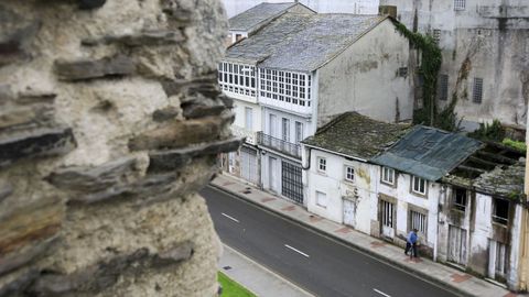 VIVIENDA, EN EL N� 13 DE LA RONDA DE LA MURALLA QUE NECESITARIA UNA REHABILITACION O REMODELACION DE LA FACHADA EDIFICIO, RUINA