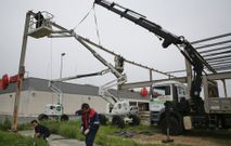 Operarios comenzaron ayer a desmontar las vigas. 