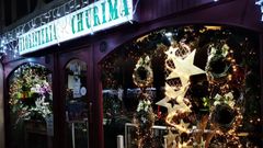 Escaparate decorado en A Laracha