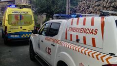 Imagen de archivo de una ambulancia y de un veh�culo de protecci�n civil