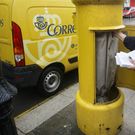 Correos reestructura su servicio de reparto reduciendo rutas. 
