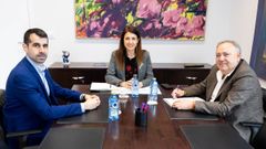 Mar�a Jos� G�mez y el alcalde (dcha.), con el edil Pablo Camb�n