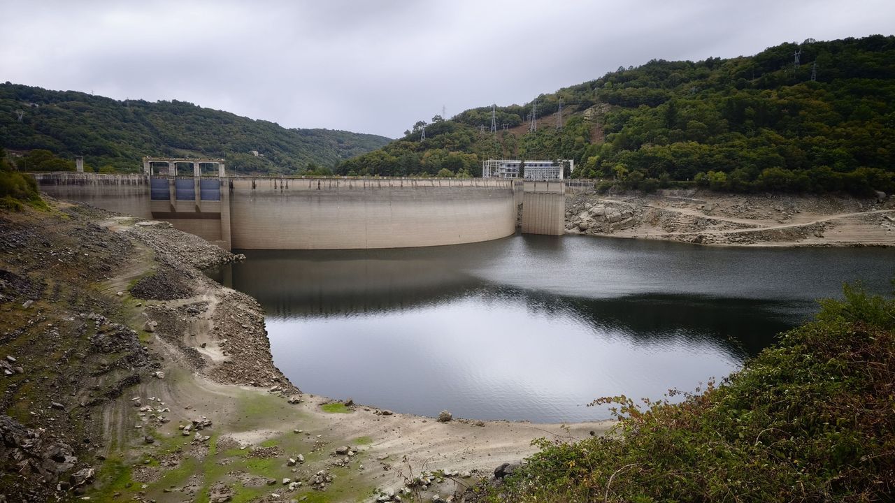 Las reservas de agua embalsada en Galicia siguen bajando y pierden más de 70 hectómetros cúbicos en una semana