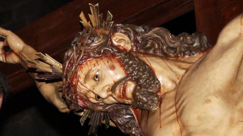 El Cristo de la Agonía, tallado por José Rivas en 1946, se guarda en la iglesia de San Francisco