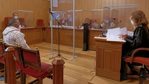 Primera sesi�n del juicio en la Secci�n Segunda de la Audiencia de Granada contra el padre de Marchal (Granada) que tiene 34 hijos.