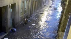 Una espectacular tormenta de granizo anega el centro de Oviedo