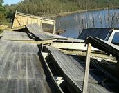 El viento dej� la estructura a la deriva. 