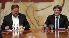Oriol Junqueras, vicepresidente de la Generalitat, junto al presidente Carles Puigdemont