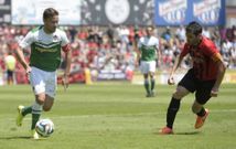 Pablo Rey sigue con problemas en su tobillo aunque juega por echar una mano al equipo. 