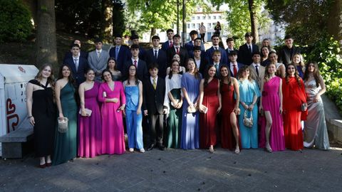 Una tarde de graduci�n en Salesianos y el IES Julio Prieto Nespereira.Los alumnos de Salesianos disfrutaron del entorno del colegio