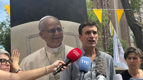 Miguel Hurtado, durante su protesta ante la Nunciatura de Madrid