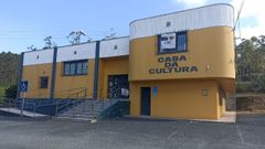 Aspecto actual de la fachada de la Casa da Cultura de Cerdido.