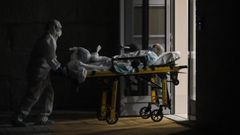 Traslado de ancianos contagiados de la residencia de Celanova