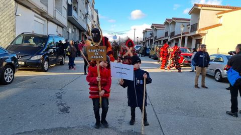 Viana acoge la mayor mascarada de la pennsula Ibrica.Caretos de Arcas, uno de los entroidos llegados desde Portugal.