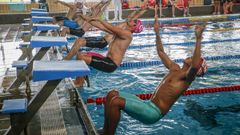 Fase por el ascenso a segunda divisi�n gallega de nataci�n en A Fieiteira, Ribeira
