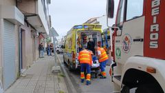 El hombre fue trasladado en ambulancia al hospital comarcal.