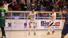 Lluc, tras marcar un gol a Valdepe�as en el Agust�n Mour�s.