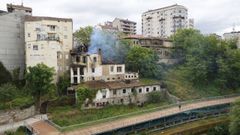 La antigua casa de Ba�os de Outeiro, tras el incendio.