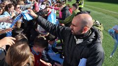 Claudio Gir�ldez, en el entrenamiento abierto del Celta en Bala�dos del pasado lunes.
