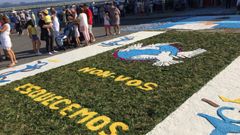 Alfombra de homenaje a las v�ctimas del Sin Querer Dos en las fiestas del Carmen de Cambados