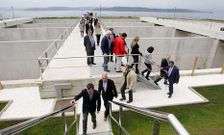 El conselleiro de Medio Ambiente y los alcaldes de Ares, Mugardos y Fene durante la visita.