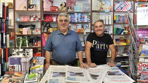 Fidel Roget Espasand�n, a la izquierda, con su hijo, tambi�n llamado Fidel