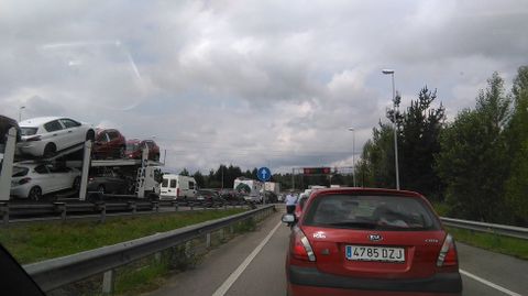 Atasco en la A-8