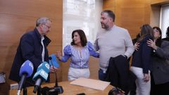 Los dos concejales de Por Viveiro con Mari�a Gueimunde en la investidura de esta como alcaldesa de Viveiro