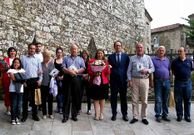 Pol�ticos, familiares de Ardeiro e a ga�adora do premio. 