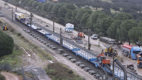 Este jueves empezaron los trabajos para reponer el tramo de v&iacute;a afectado por el accidente de Adamuz