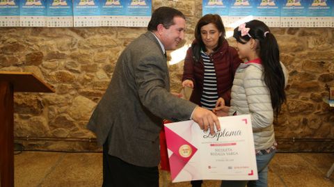 Recolle Nicoleta Rozal�a Varga. Acc�sit. Entrega Toja Paraj� 