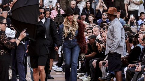 Beyonce durante la presentaci�n de la colecci�n de Pharrell Williams para Louis Vuitton