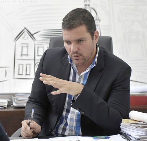 López considera que el presupuesto respalda las prioridades locales.