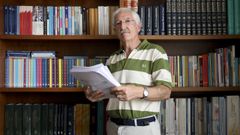 Celso Curr�s na biblioteca do edificio de inspecci�n en San L�zaro