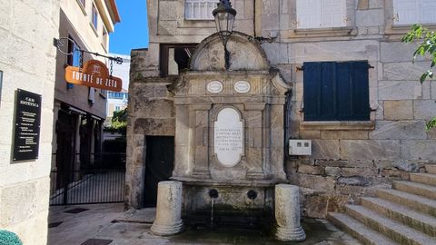 Fuente de Ceta, en la zona antigua de Baiona