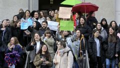 �LBUM: Alumnos de Magisterio Infantil y Primaria se manifiestan para reivindicar sus derechos
