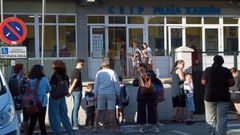 Foto de inicio de curso en el CEIP Praia Xard�n de Boiro