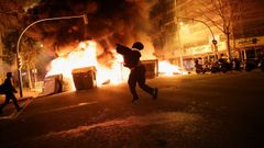 Disturbios anoche en Barcelona para protestar por el encarcelamiento del rapero Pablo Hasel