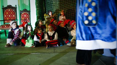 Cabalgatas de Reyes de Ourense.Verín también recibió la visita de sus majestades de Oriente antes de comenzar su reparto de regalos