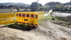 El camino peatonal y ciclista discurrir paralelo al ro Freixeiro