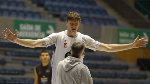 Artem Pustovyi, en su época en el Obradoiro en la ACB