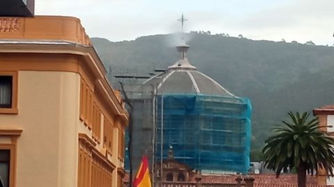 C�pula del Hotel la Reconquista, en Oviedo, durante las obras de restauraci�n que ha acometido el Principado