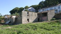 Cerca de la de la Alameda estaba la f�brica de curtidos de la familia Cereixeiro. Se mantuvo en pie hasta el a�o 2004, cuando fue derribada como se ve en la fotograf�a