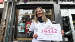 M�nica Men�ndez de Lama ha repartido el gordo de la Loter�a de Navidad en Villablino