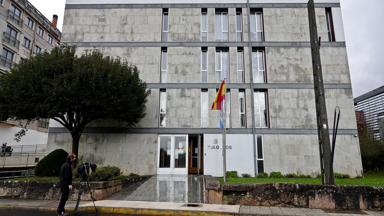 Un juez de O Porriño investiga un chat policial donde los agentes intercambiaban datos y fotos de sospechosos y detenidos