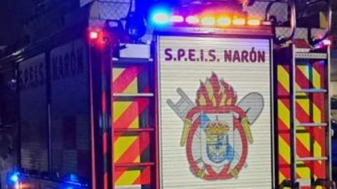 Veh�culo del SPEIS de Nar�n durante el rescate de un cuerpo aparecido sin vida en el r�o Freixeiro.