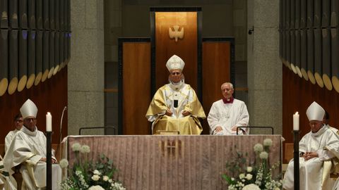 Le�n XIV durante la misa en la Sagrada Familia.
