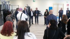 El presidente de la Diputaci�n, Valent�n Gonz�lez Formoso, particip�, junto al alcalde Jos� Luis Fern�ndez Mouri�o, en la reapertura del centro deportivo municipal.